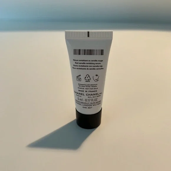 N°1 DE CHANEL REVITALIZING SERUM 5ML - Picture 2 of 2